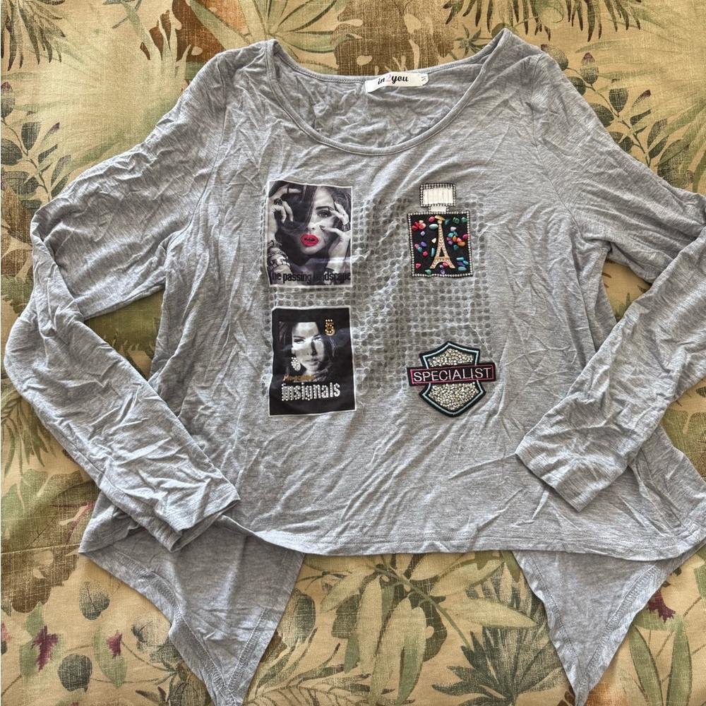 Gray Graphic Women's Top 🩶